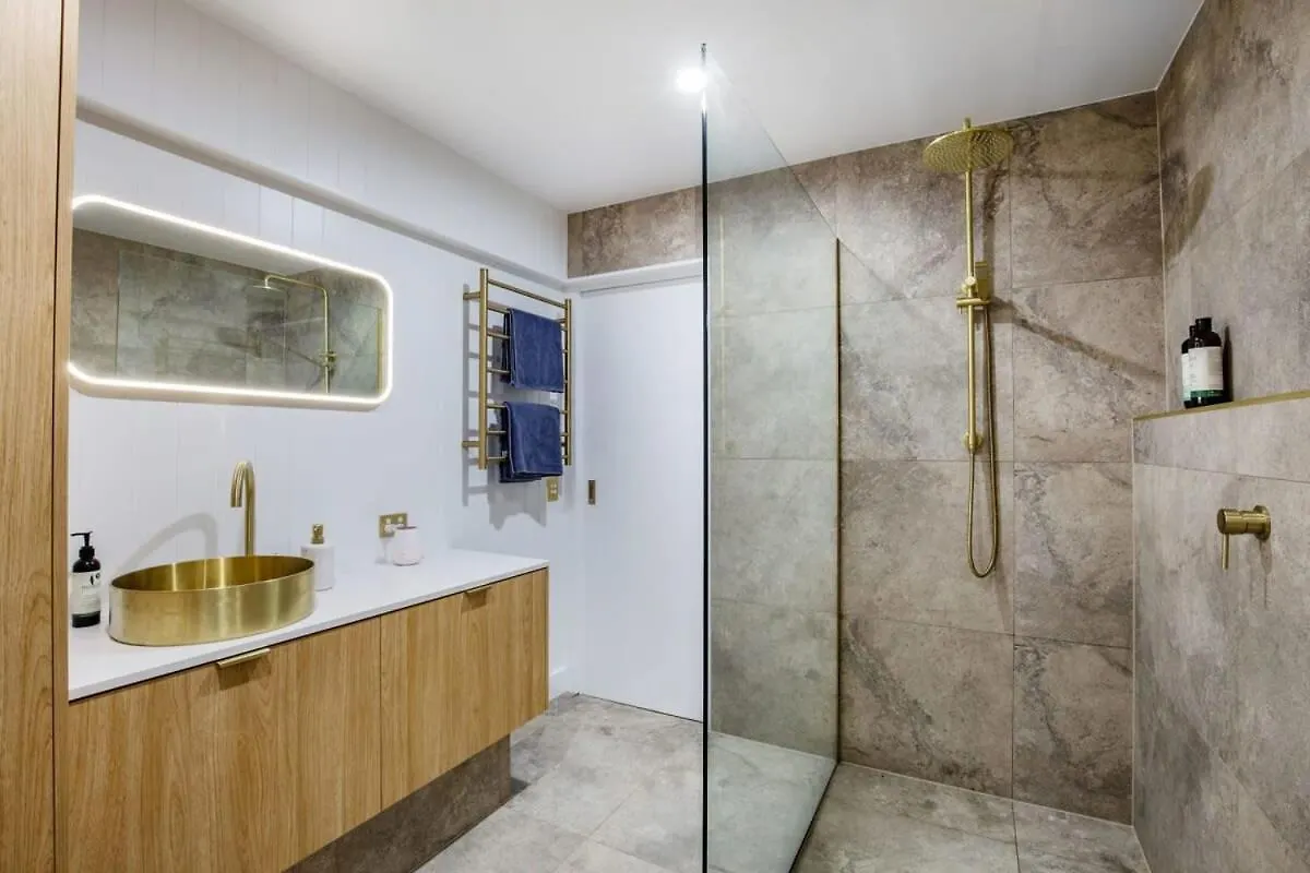 公寓 1 Bedroom Gem With Aircon Stroll To Beach 黄金海岸